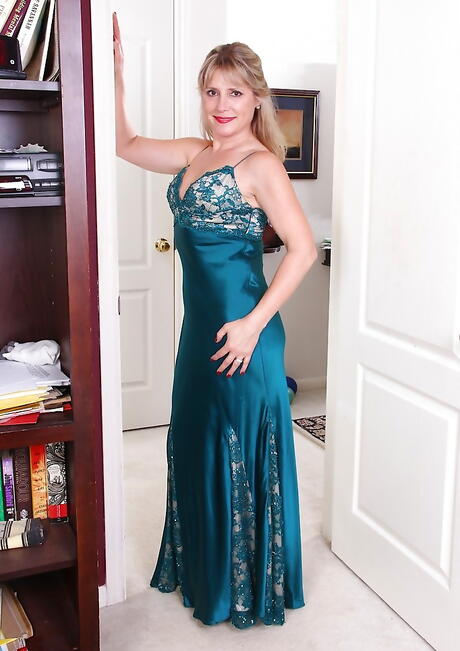 Very attractive american blond milf Rebecca Hill in nice skirt denudes small tits and jerks off 